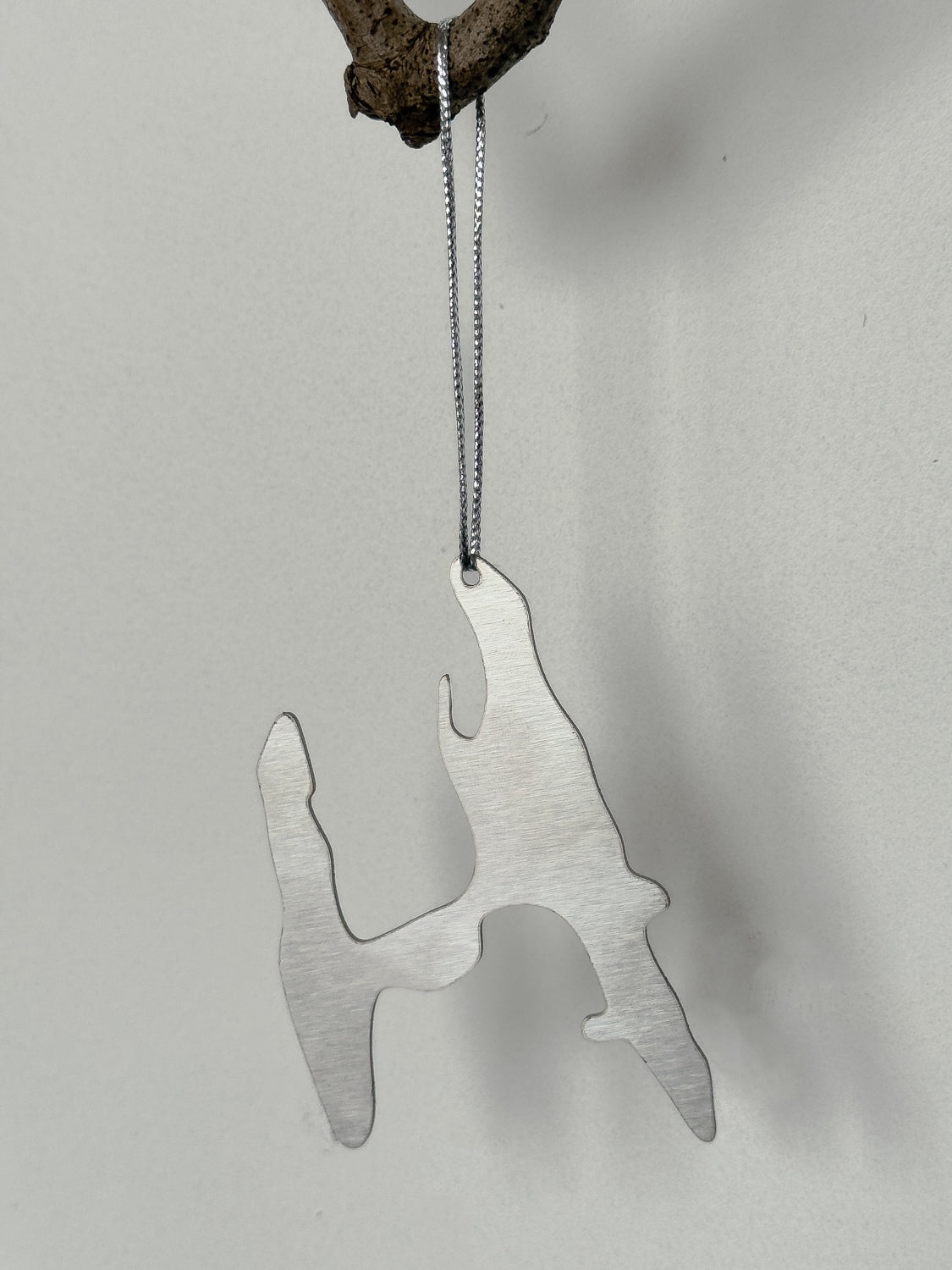 'H' Initial Decoration