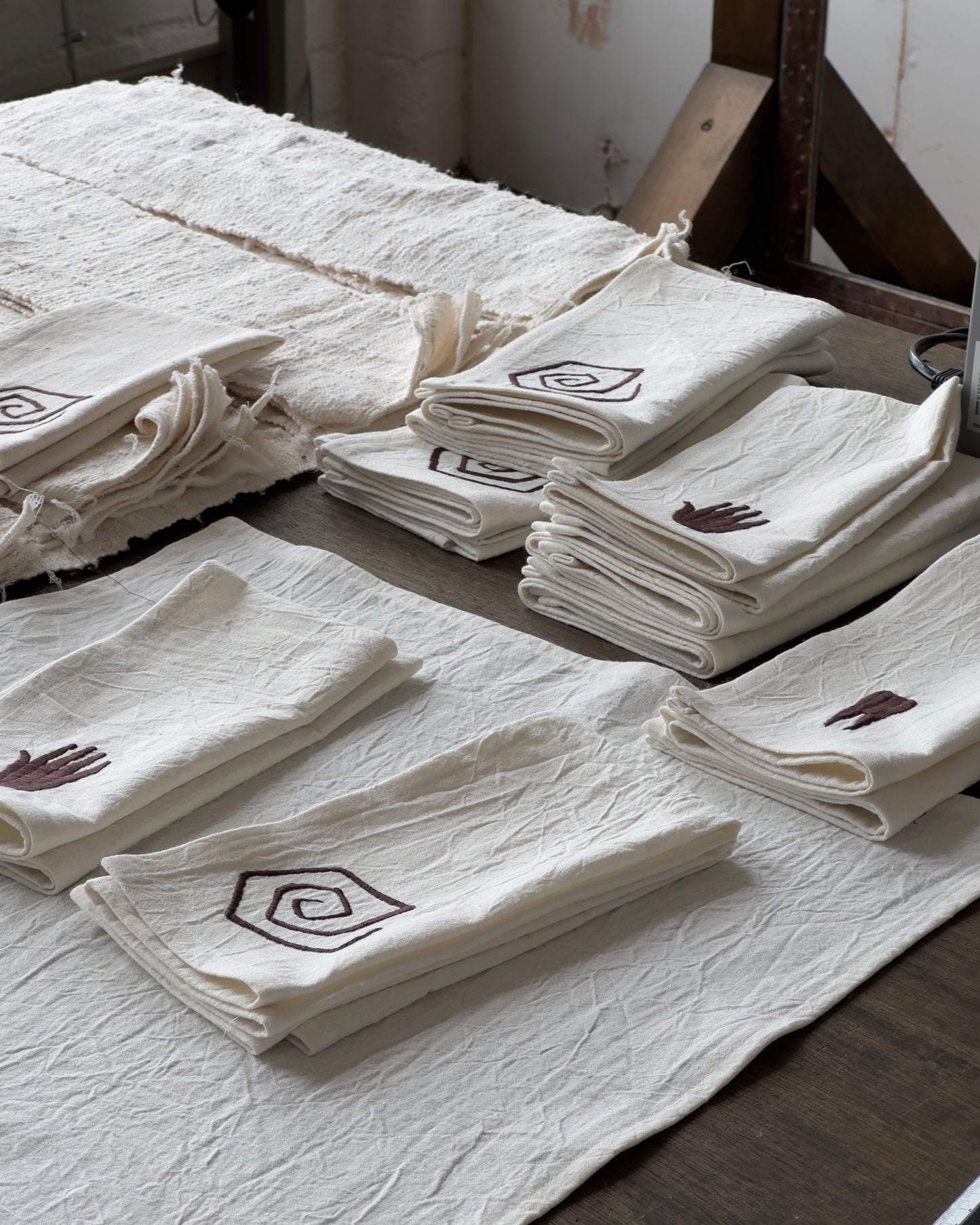 SET OF FOUR NAPKINS